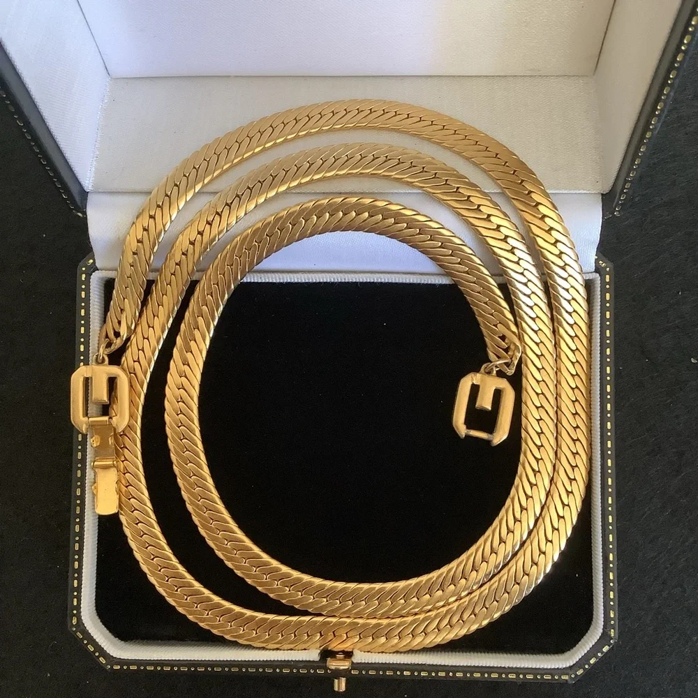 Vintage Givenchy gold tone necklace._7
